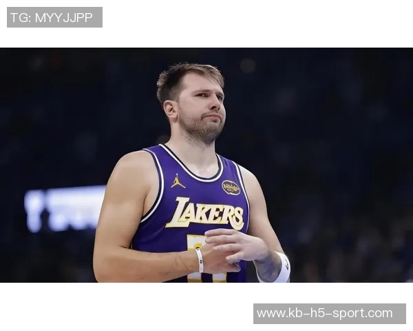 雷迪克透露东契奇詹姆斯今日进行个人技术训练东契奇健康状况良好